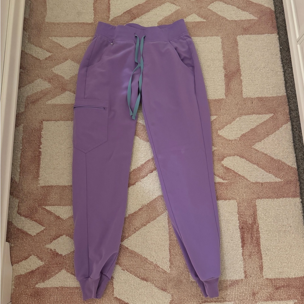 Figs Lilac Dawn Zamora Jogger Scrubs